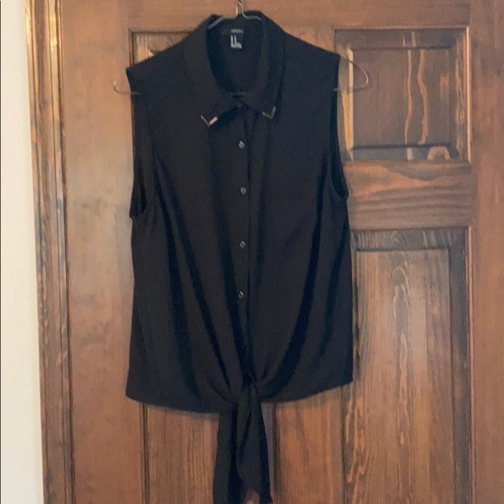 Forever 21 Medium Button down tank